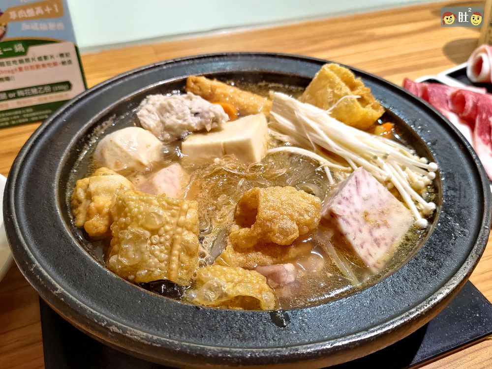 狂一鍋(林口昕境店)幾乎零負評的台式火鍋。台味十足桌邊爆炒噴火秀！