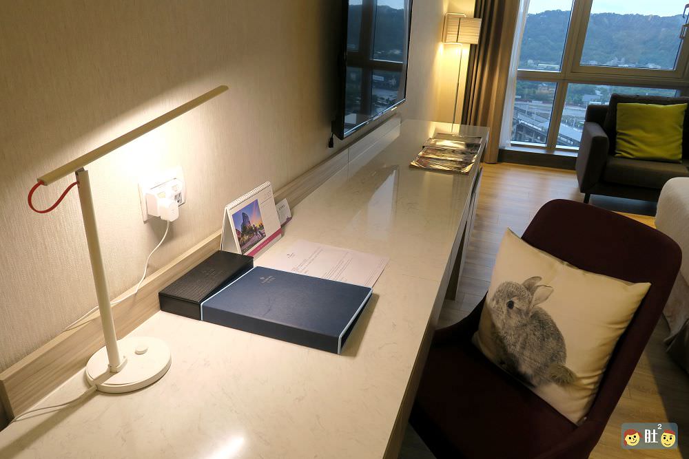 新竹住宿》AJ HOTEL安捷國際酒店.六家火車站與新竹高鐵旁潛艇風飯店.逛街,美食樣樣都有