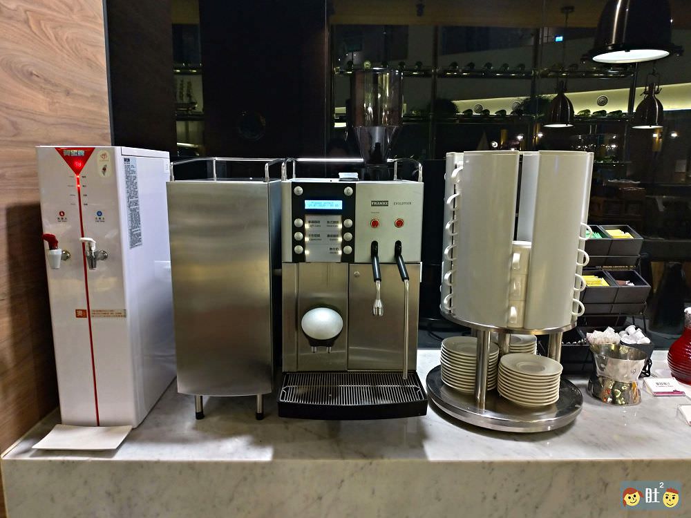 新竹住宿》AJ HOTEL安捷國際酒店.六家火車站與新竹高鐵旁潛艇風飯店.逛街,美食樣樣都有