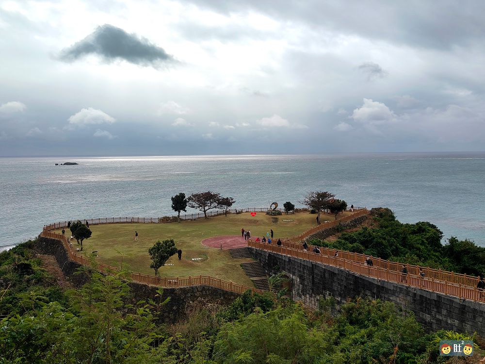 沖繩不自駕Day1-1.玉泉洞壯觀鐘乳石,系滿魚市場,Outlet購物,知念岬,瀨長島看飛機.