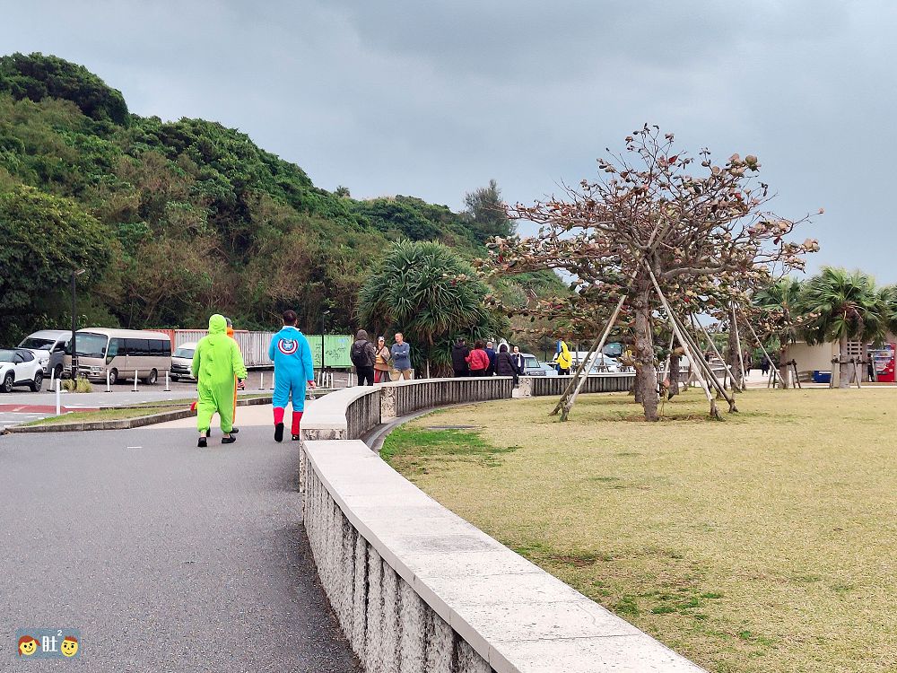 沖繩不自駕Day1-1.玉泉洞壯觀鐘乳石,系滿魚市場,Outlet購物,知念岬,瀨長島看飛機.